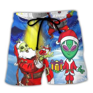 Christmas Santa Is An Alien Magic Night Funny Trendy KLA Hawaiian Beach Shorts