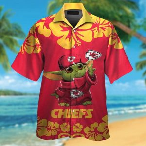Kansas City Chiefs Baby Yoda Short Sleeve Button Up Tropical Hawaiian Shirt